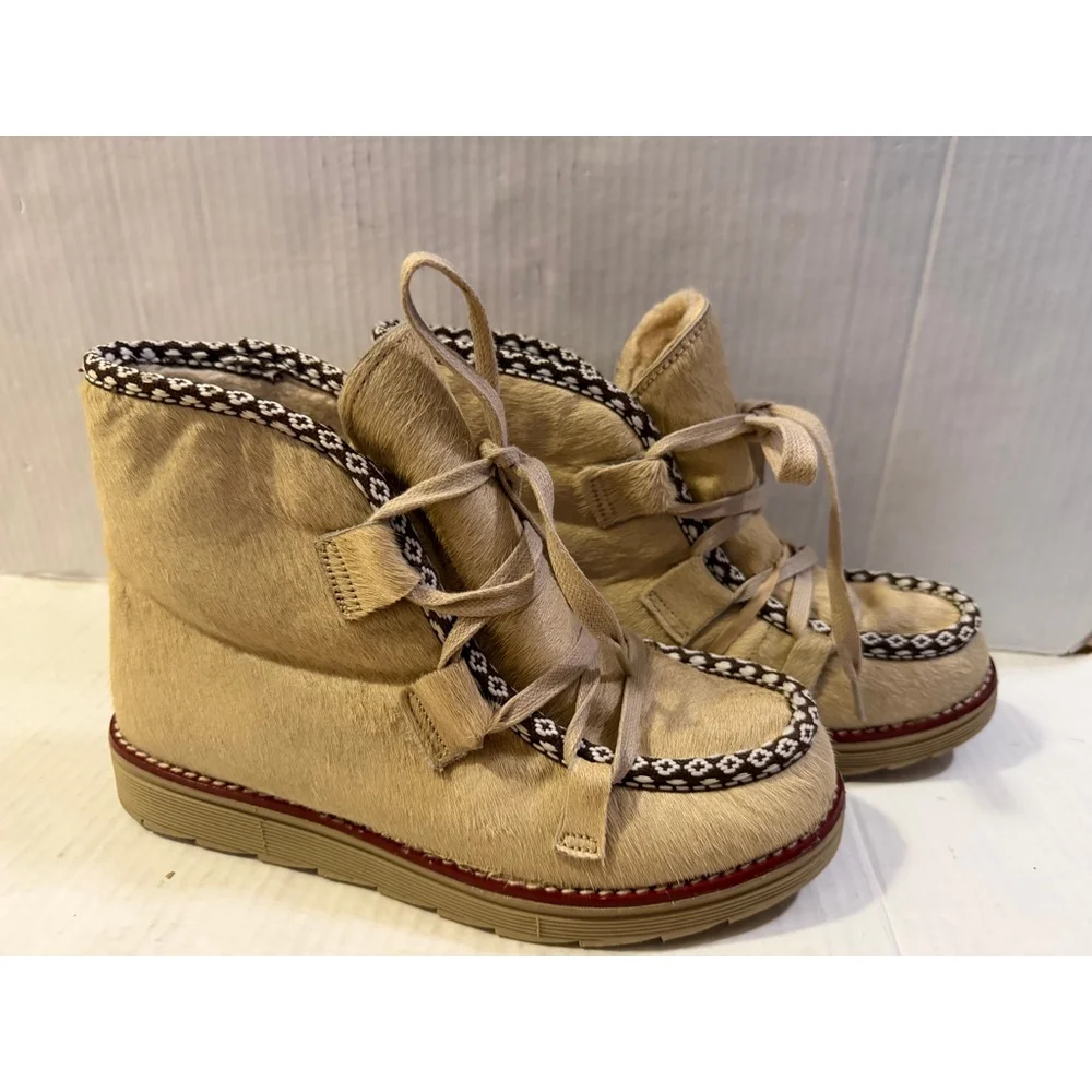 Royal Canadian Kwantlen Horse Hair winter boots size Size 7